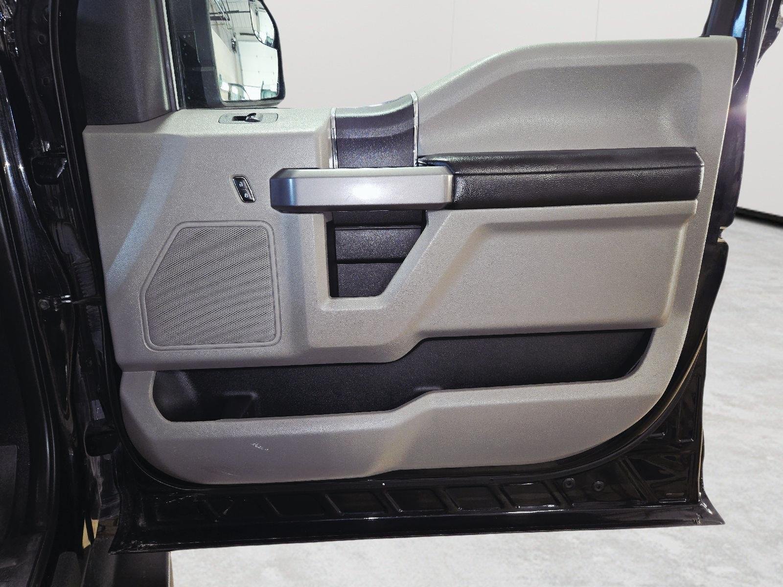 Used 2019 Agate Black Ford XLT image 59