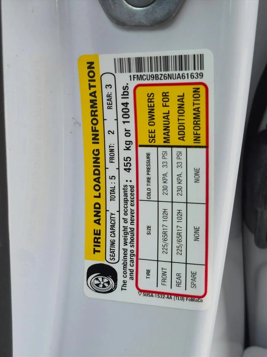 Used 2022 Oxford White Ford SE Hybrid image 25