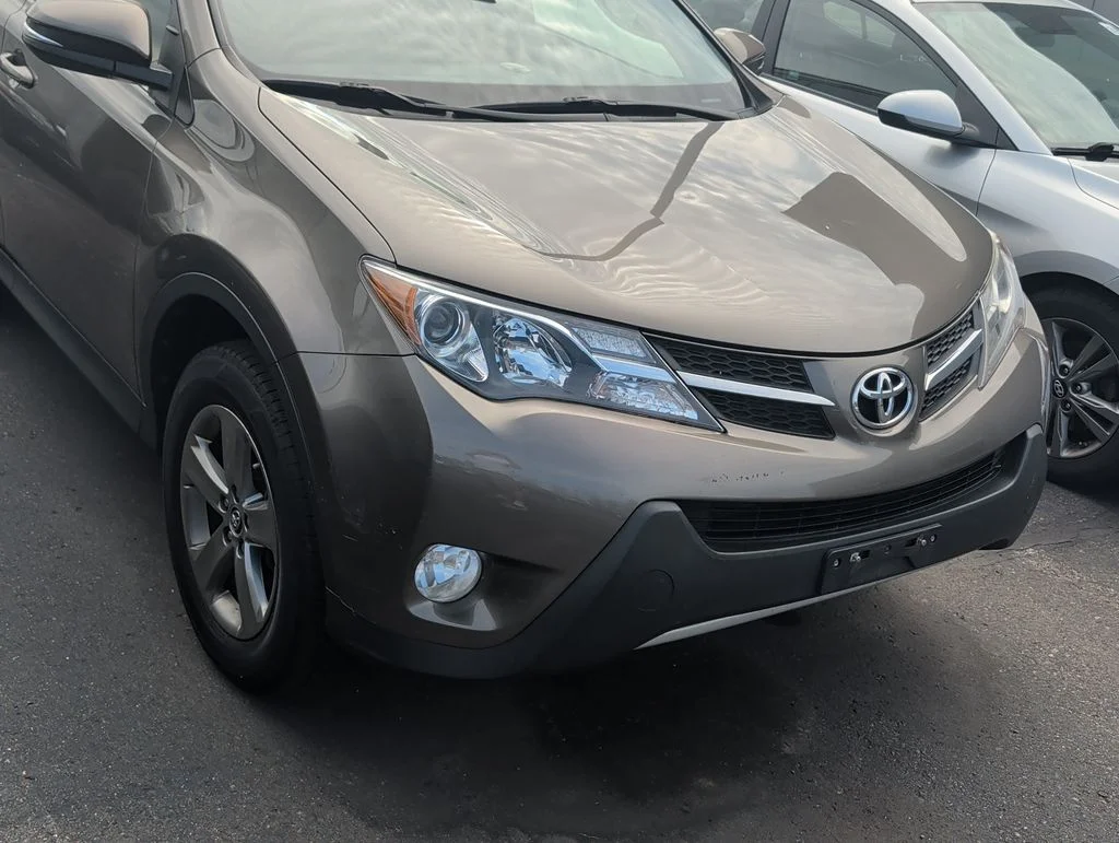 Used 2015 Brown Toyota XLE image 8