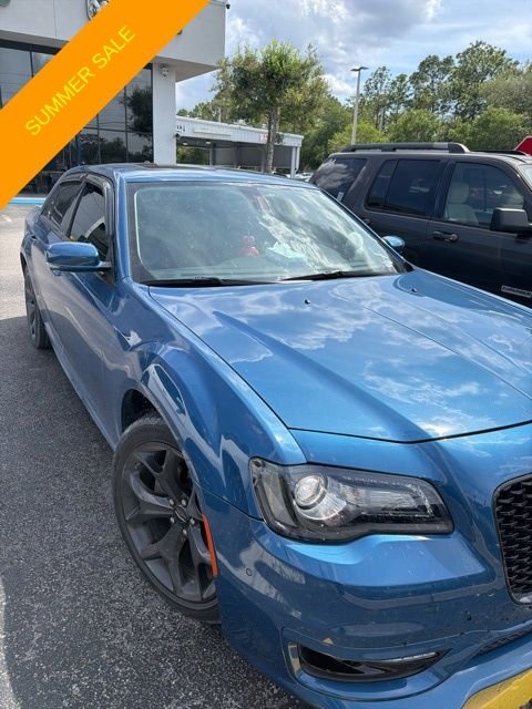 2023 Chrysler 300 Touring L RWD's photo