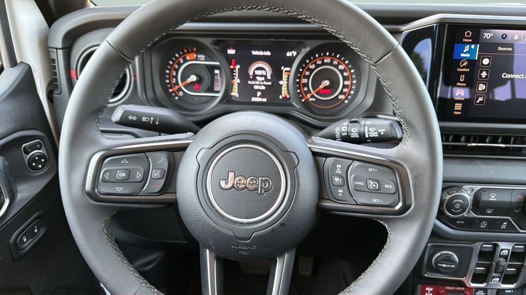 Used 2025 White Jeep Rubicon image 10
