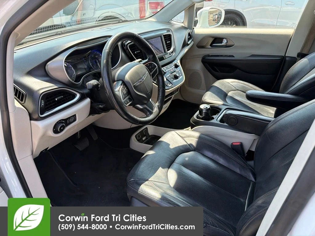 Used 2020 Bright White Clearcoat Chrysler Touring L image 6