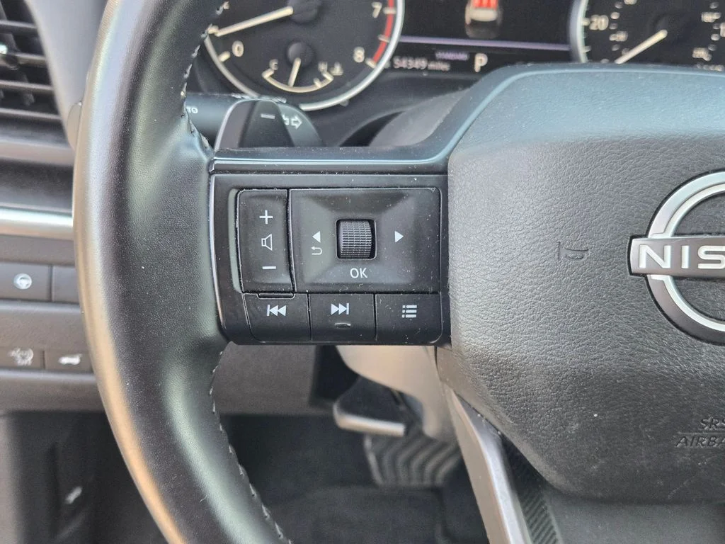 Used 2025 Gray Nissan SV image 23