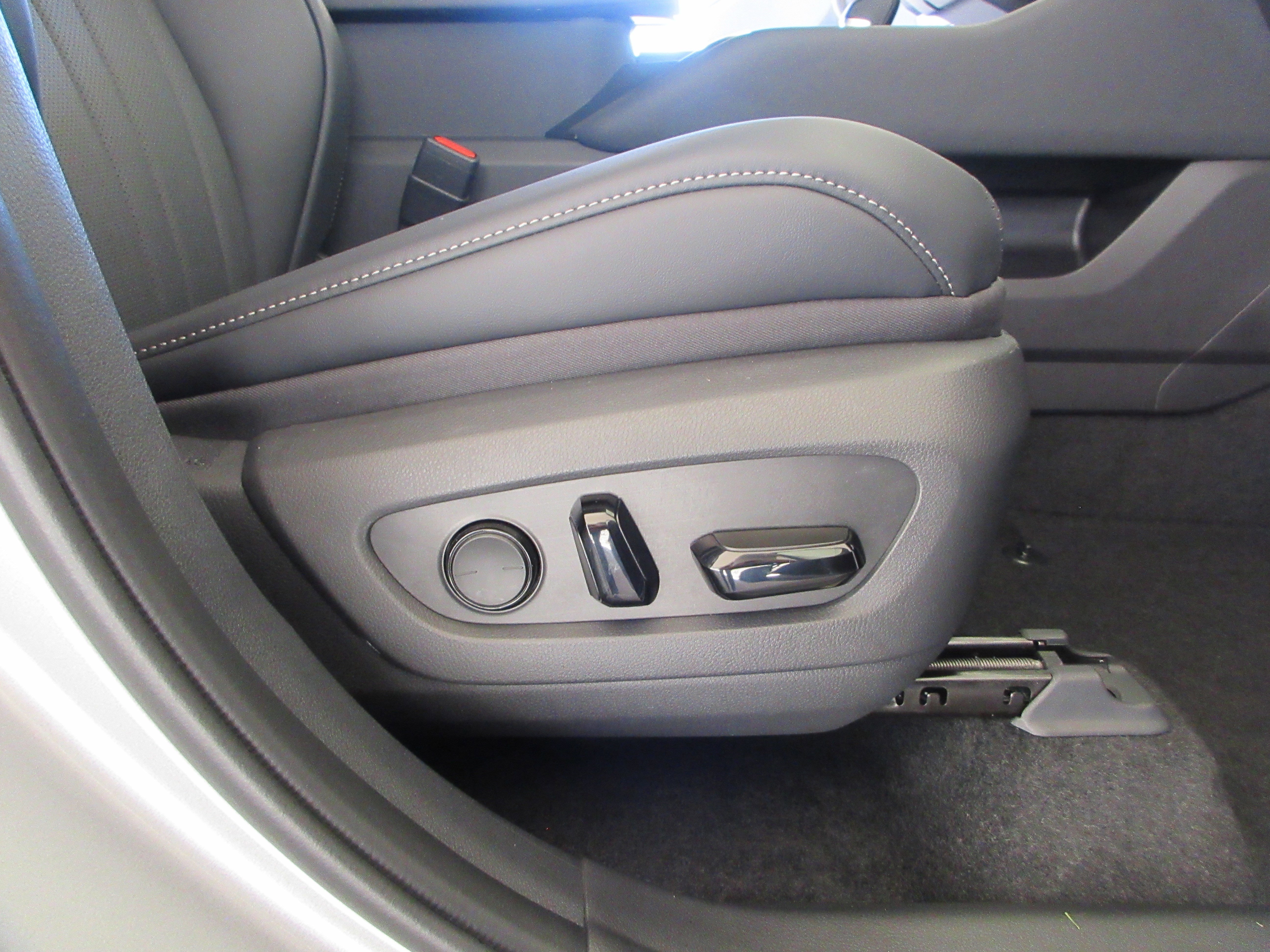 New 2026 Celestial Silver Metallic Lexus F SPORT PERFORMANCE PREMIUM AWD image 31