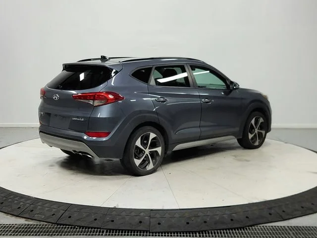 Used 2018 Coliseum Gray Hyundai Limited image 8