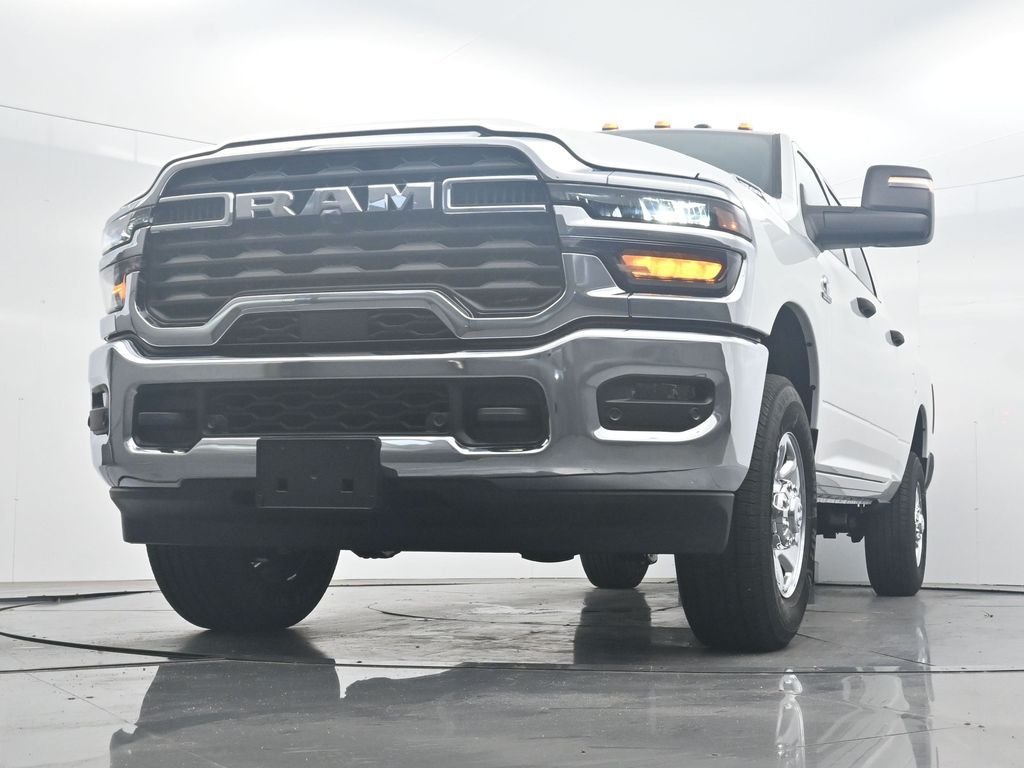 New 2026 Bright White Clear-Coat Exterior Paint RAM Tradesman image 33