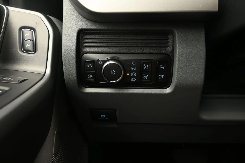 New 2026 Oxford White Ford F-350® XLT image 23