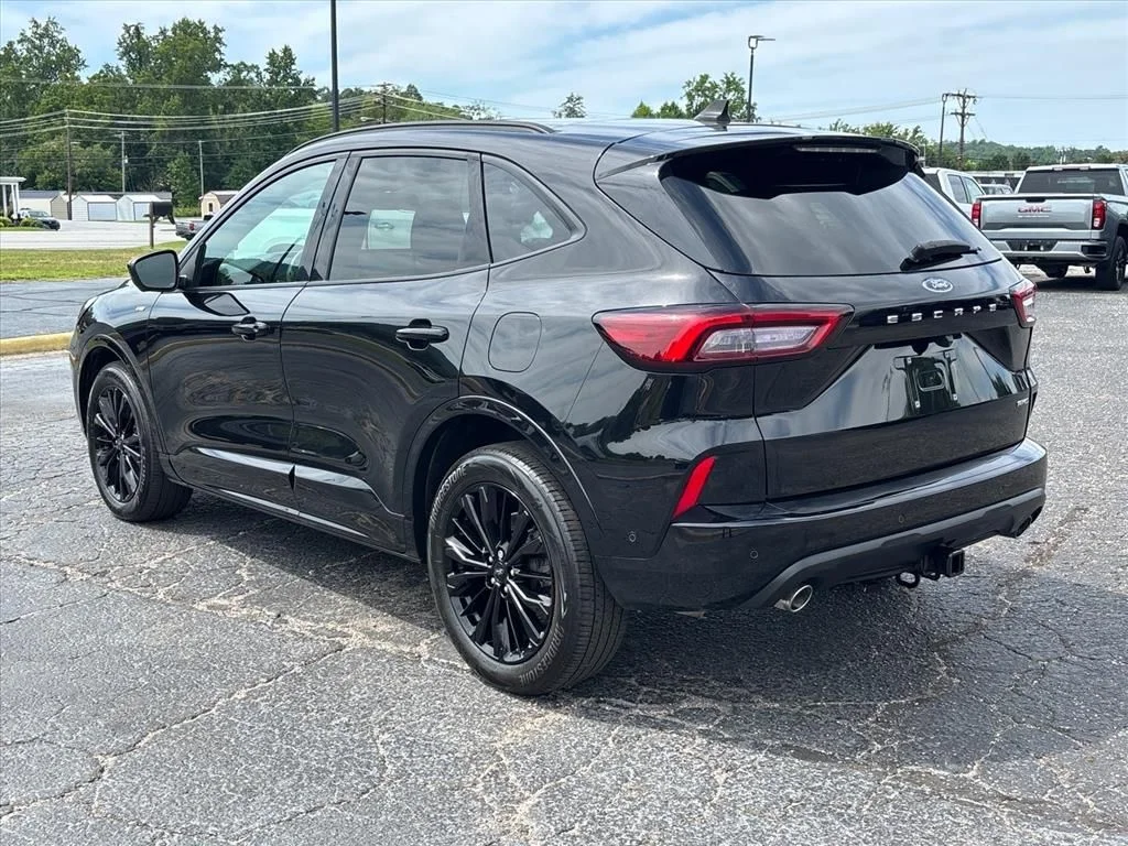 Used 2023 Black Ford ST-Line Elite image 5