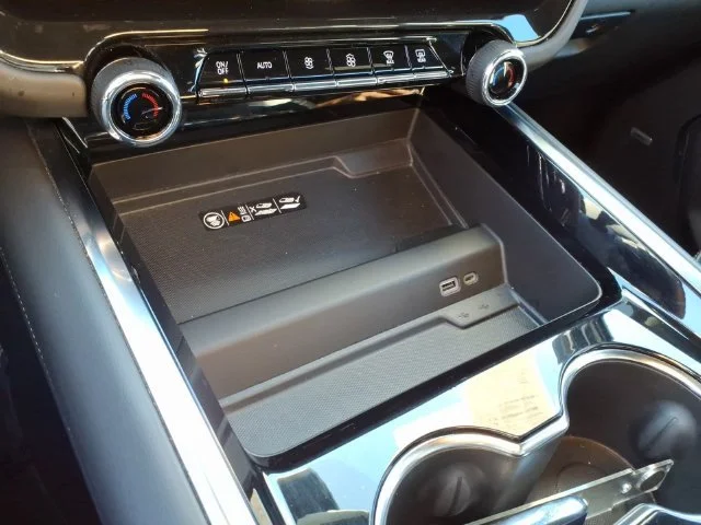 Used 2025 Sterling Gray Metallic Chevrolet Premier image 24