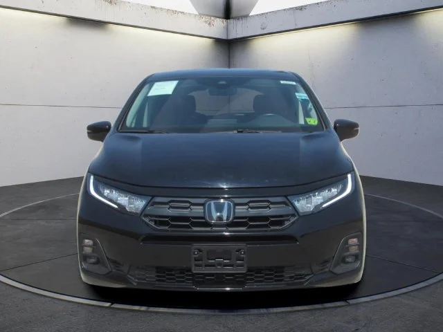 Certified Used 2025 Modern Steel Metallic Honda EX-L image 3