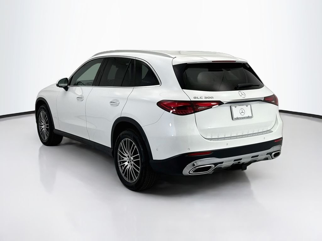Used 2026 MANUFAKTUR Moonlight White Metallic Mercedes-Benz GLC 300 image 7