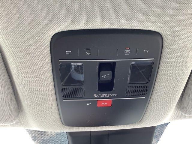 New 2026 White Pearl Hyundai SEL Premium image 42