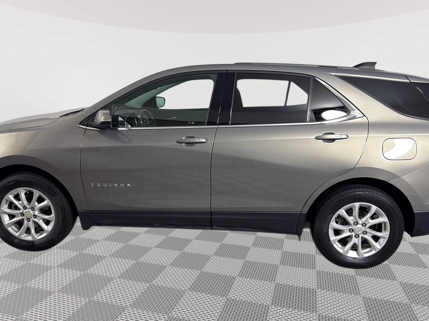 Used 2018 BEIGE Chevrolet LT image 4