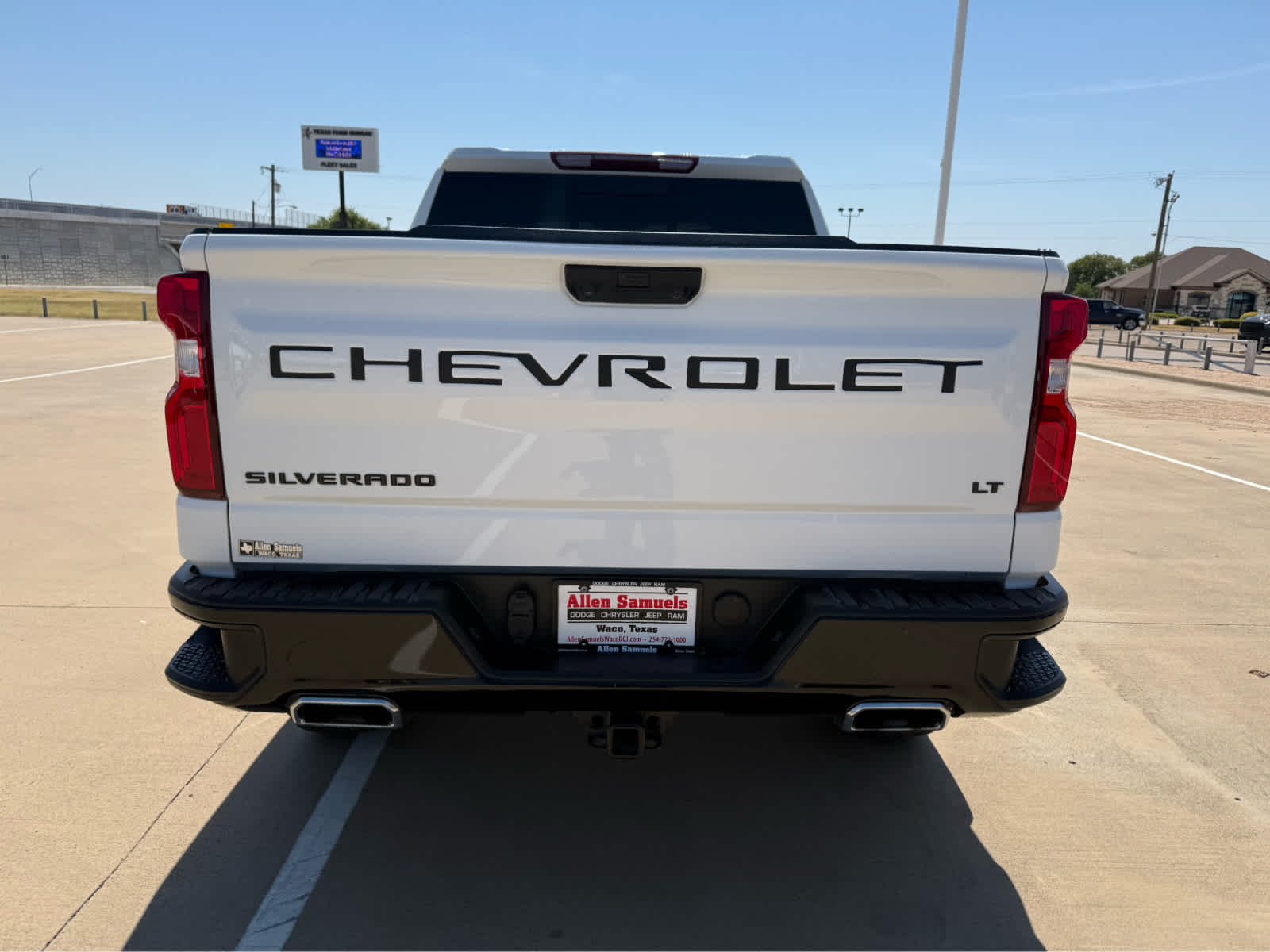 Used 2025 Summit White Chevrolet LT Trail Boss image 7