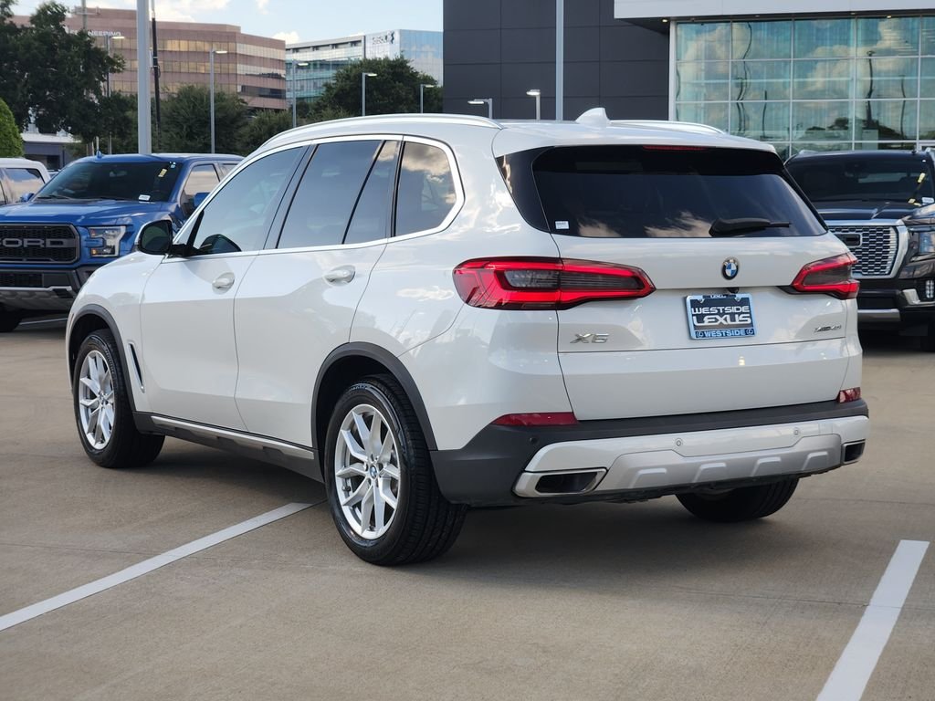 Used 2019 White Metallic BMW xDrive40i image 5