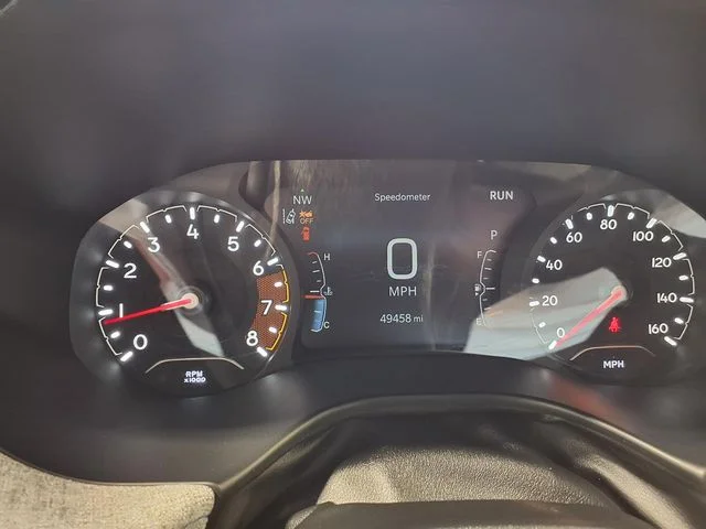 Used 2022 Billet Silver Metallic Jeep Latitude image 11