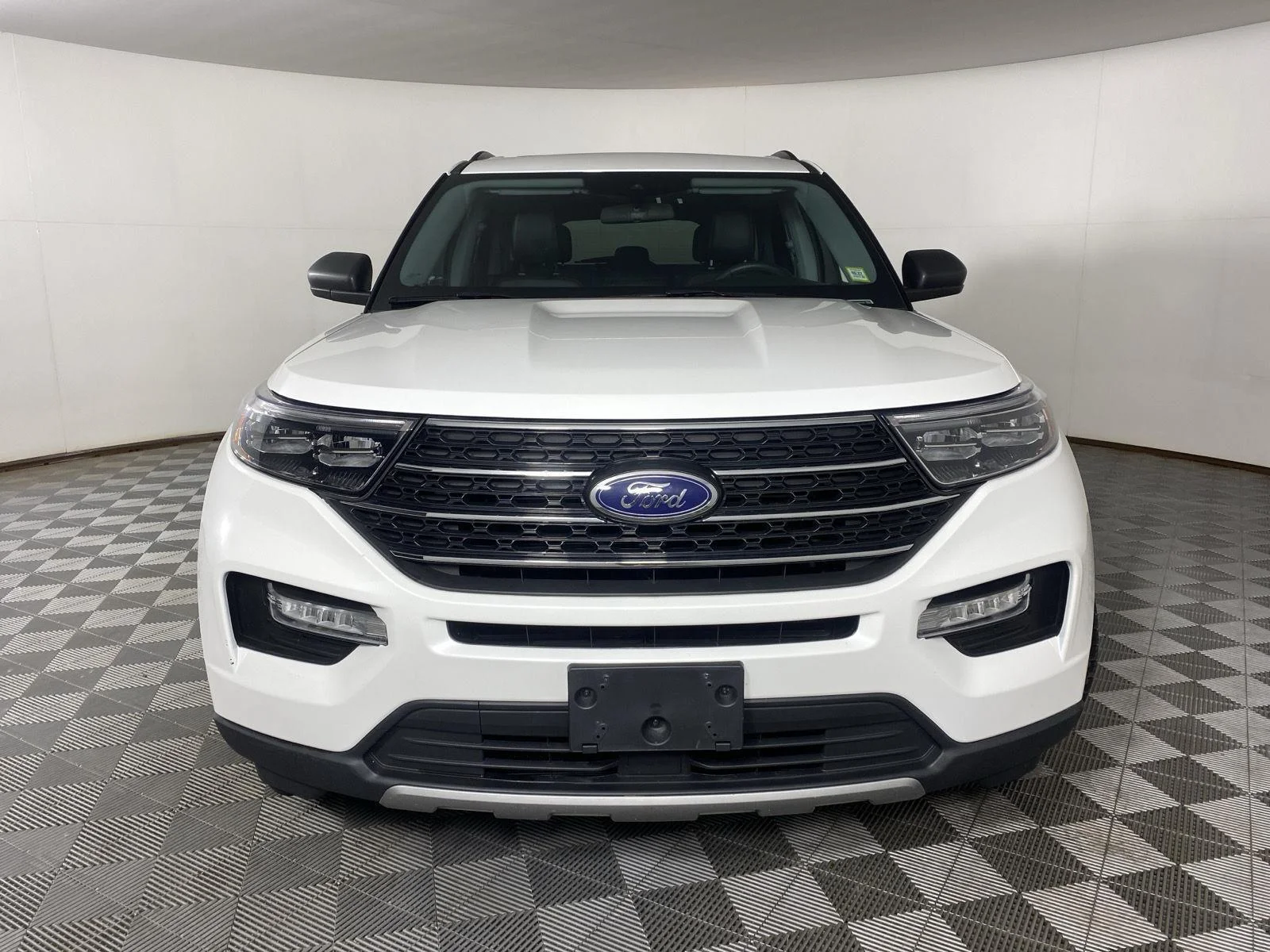 Used 2022 Star White Metallic Tri-Coat Ford XLT image 5
