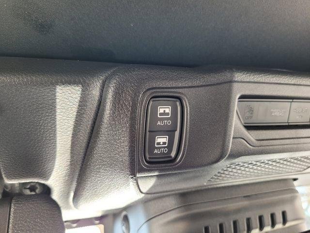 2025 Jeep Wrangler 4-Door Sahara - Photo 26