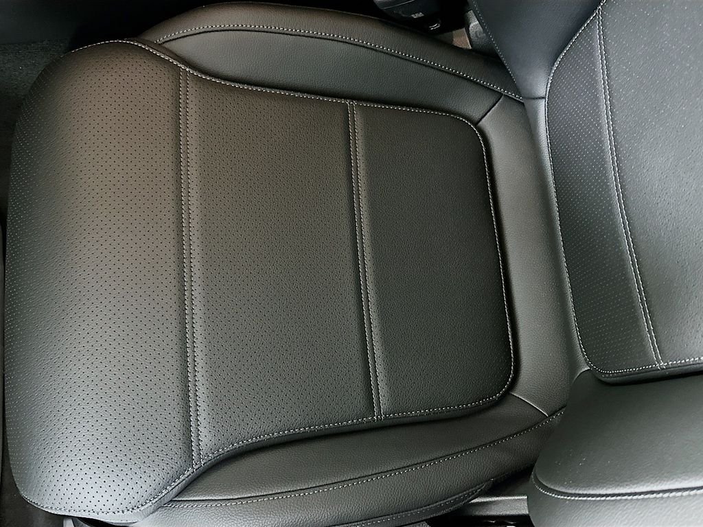 Used 2026 Black Mercedes-Benz GLC 300 image 19