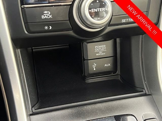 Used 2014 Basque Red Pearl II Honda Touring image 21