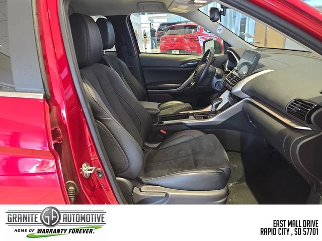 Used 2025 Red Mitsubishi SE image 36