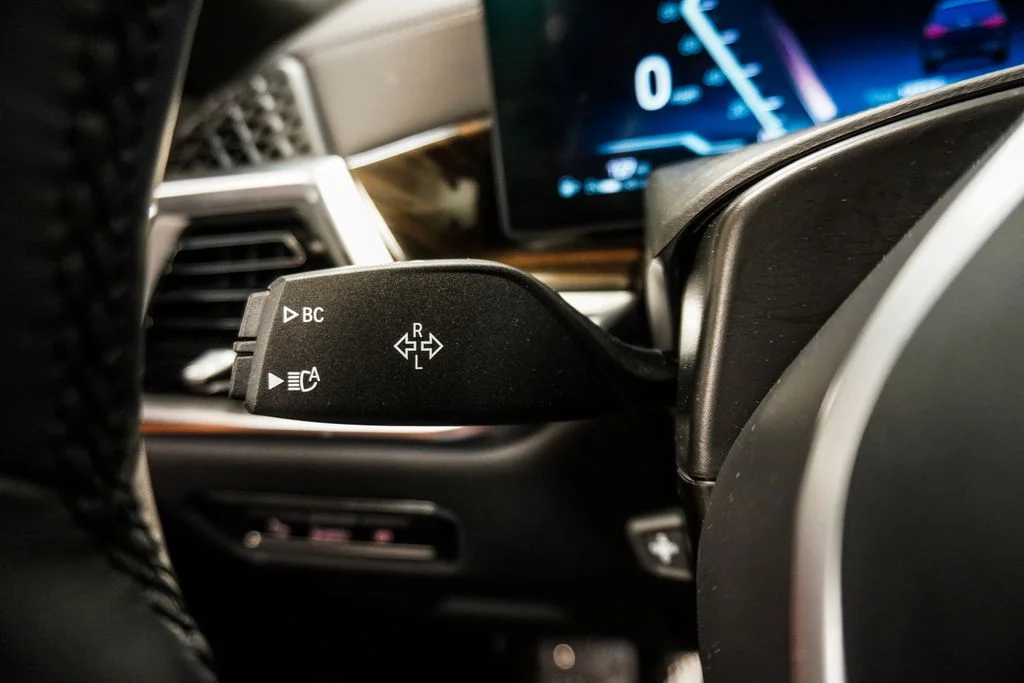 Used 2026 Black BMW xDrive40i image 21