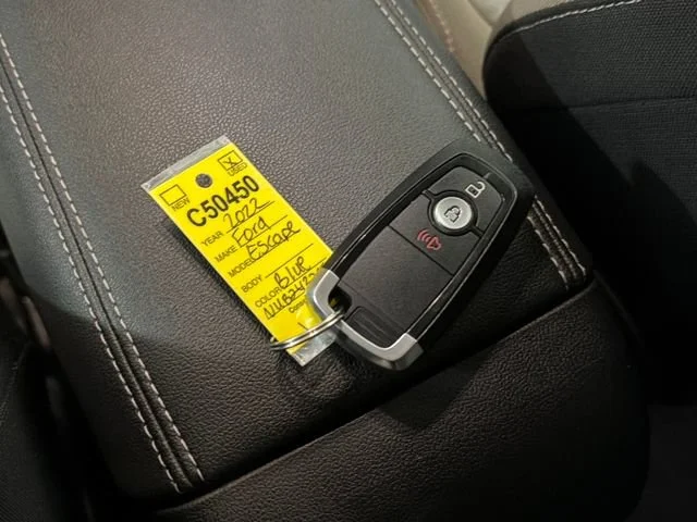 Used 2022 Blue Ford SE image 30