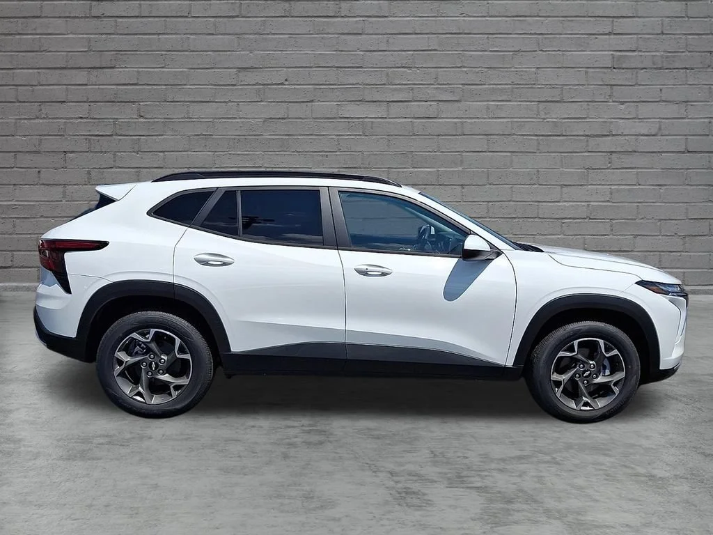 New 2026 Summit White Chevrolet LT image 9
