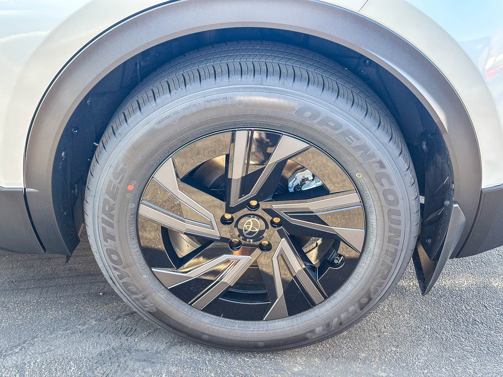 New 2026 Wind Chill Pearl <sup>1</sup> Toyota  SE image 11