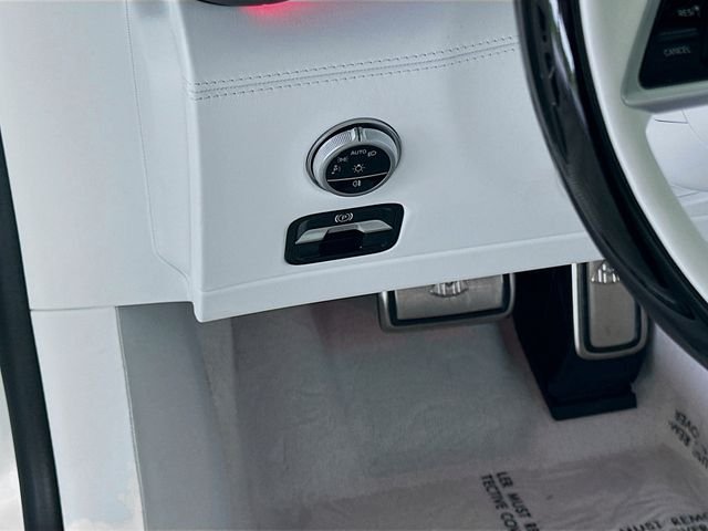 New 2026 MANUFAKTUR moonlight white magno (White Ambiance) Mercedes-Benz Maybach SL 680 image 10