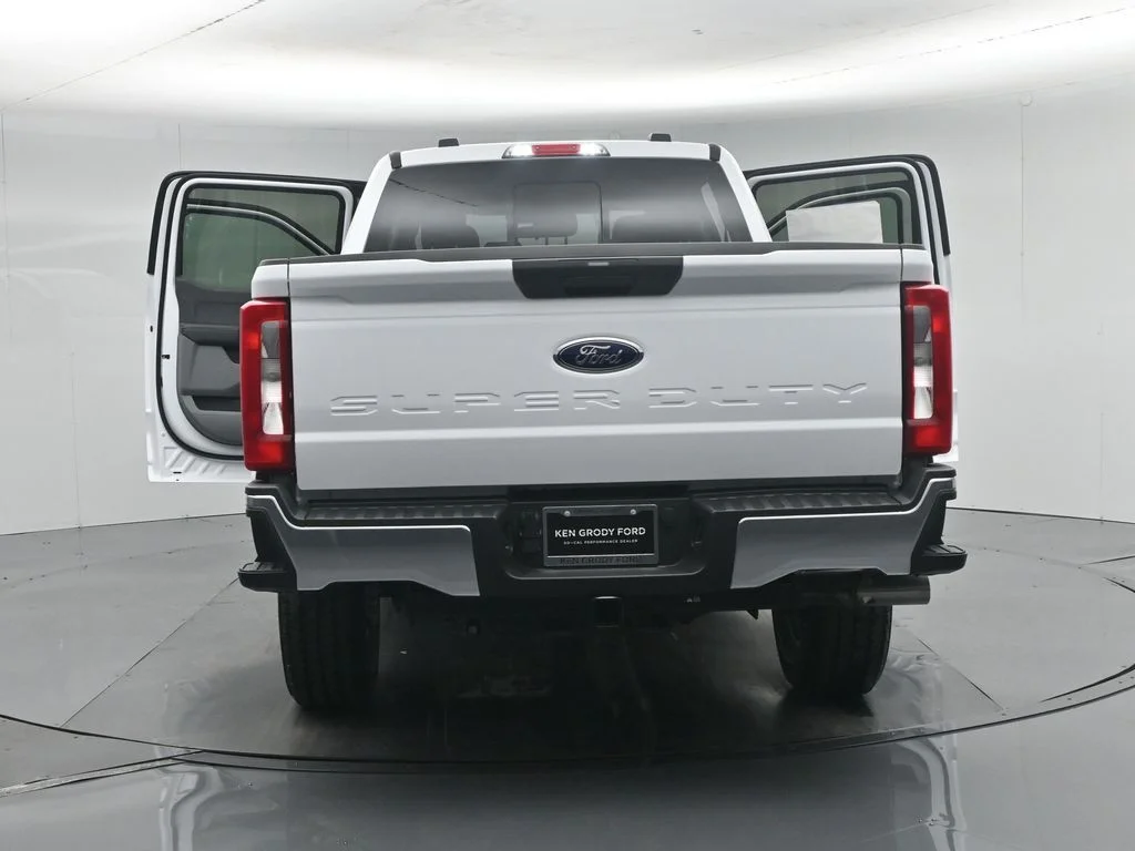 New 2026 White Ford XLT image 32
