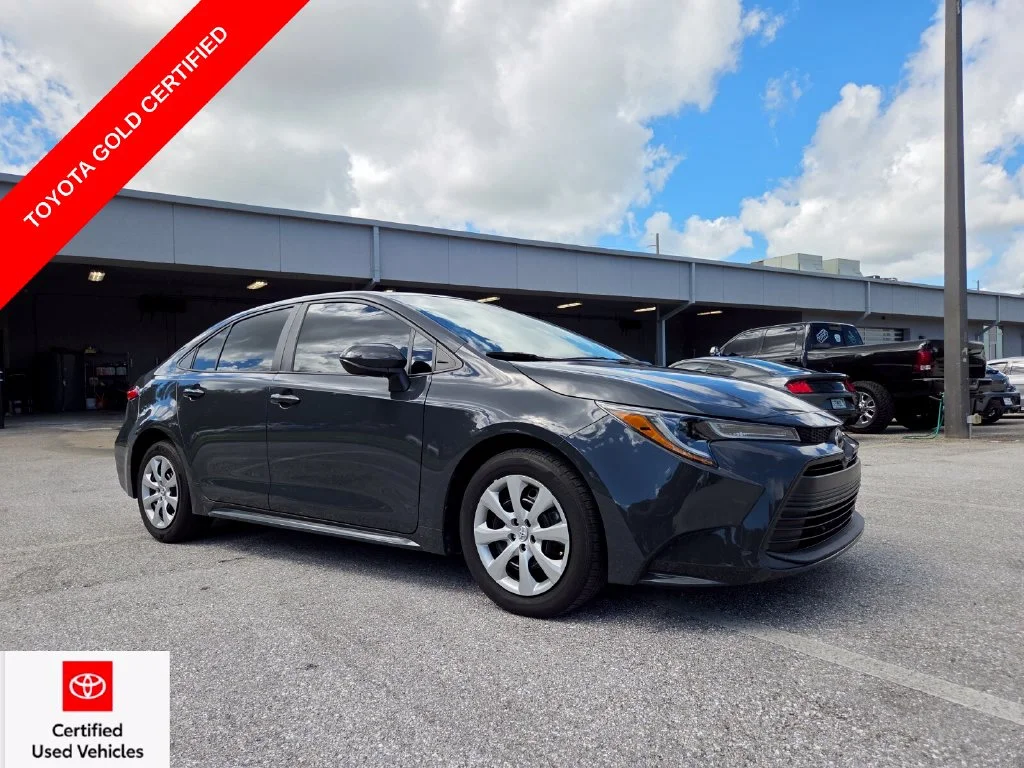 Used 2024  Toyota LE image 1