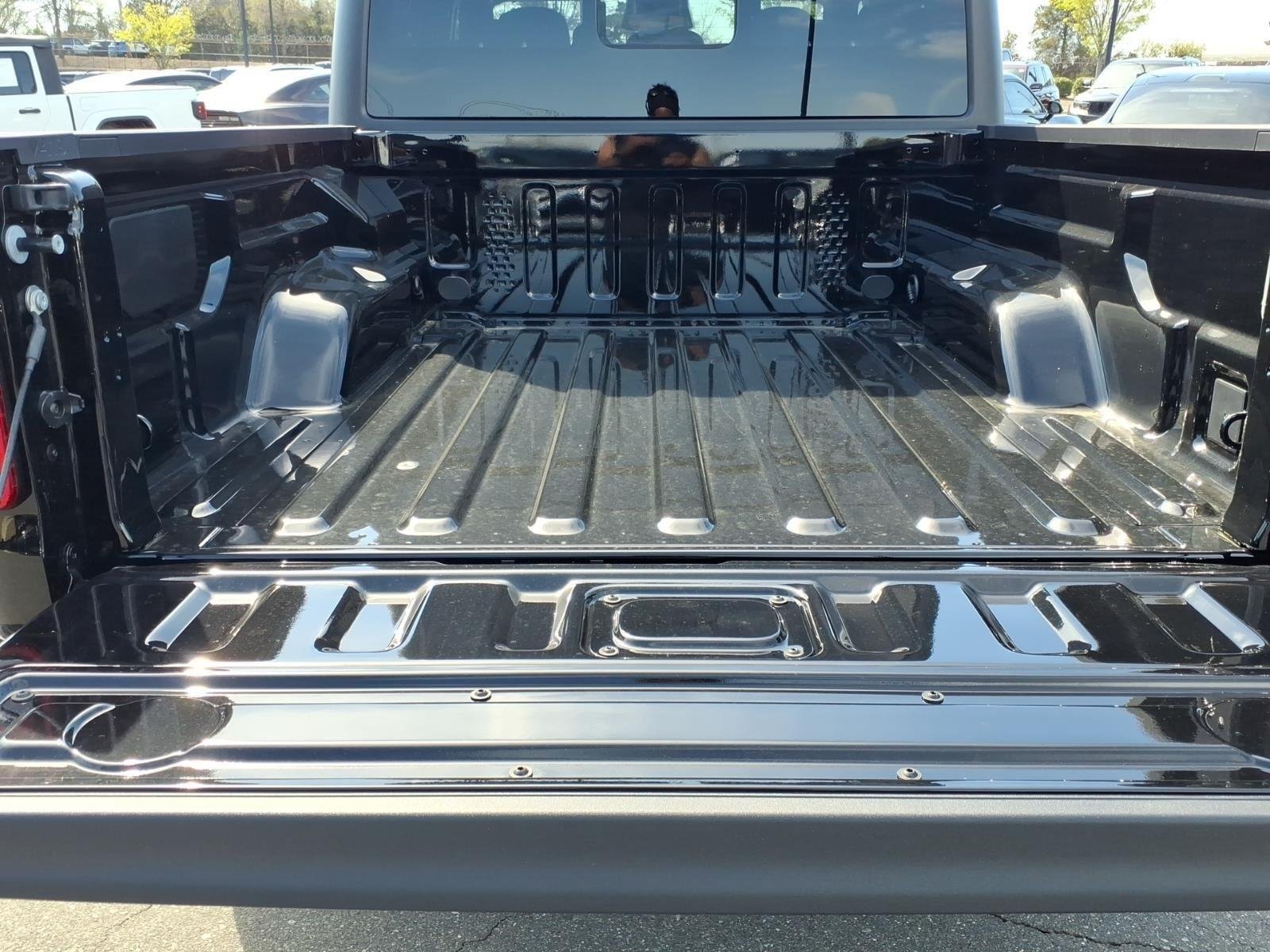 New 2026 Black Clear-Coat Exterior Paint Jeep  image 30