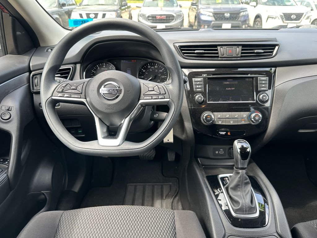 Used 2020 Red Nissan S image 18