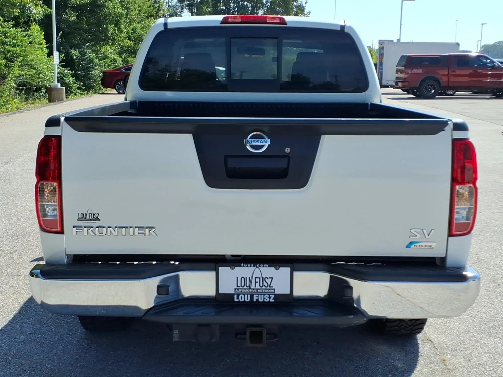 Used 2019 Glacier White Nissan SV image 29