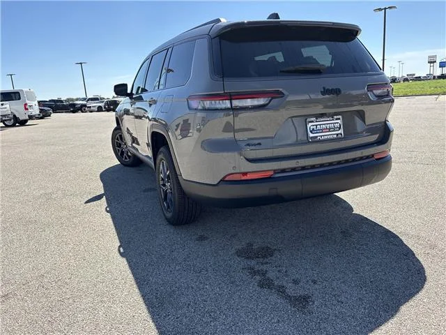 New 2027 Sting-Gray Clearcoat Jeep LAREDO 4X4 image 6