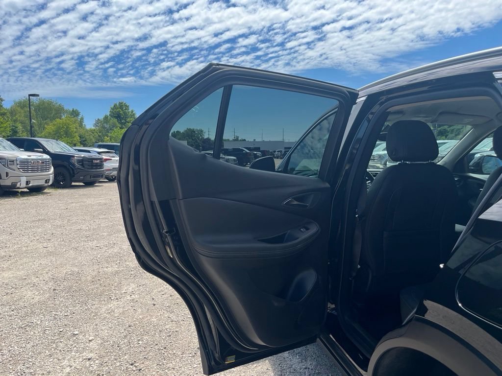 Used 2023 Ebony Twilight Metallic Buick Select image 28
