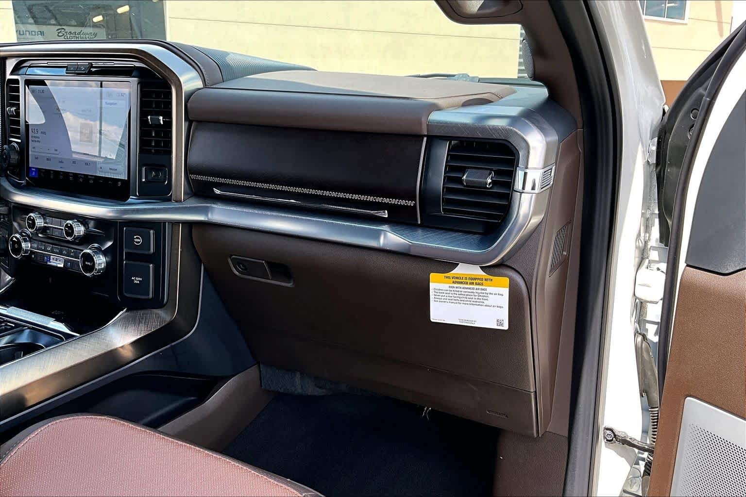 Used 2025 Star White Metallic Tri-Coat/Marsh Gray Ford King Ranch image 18