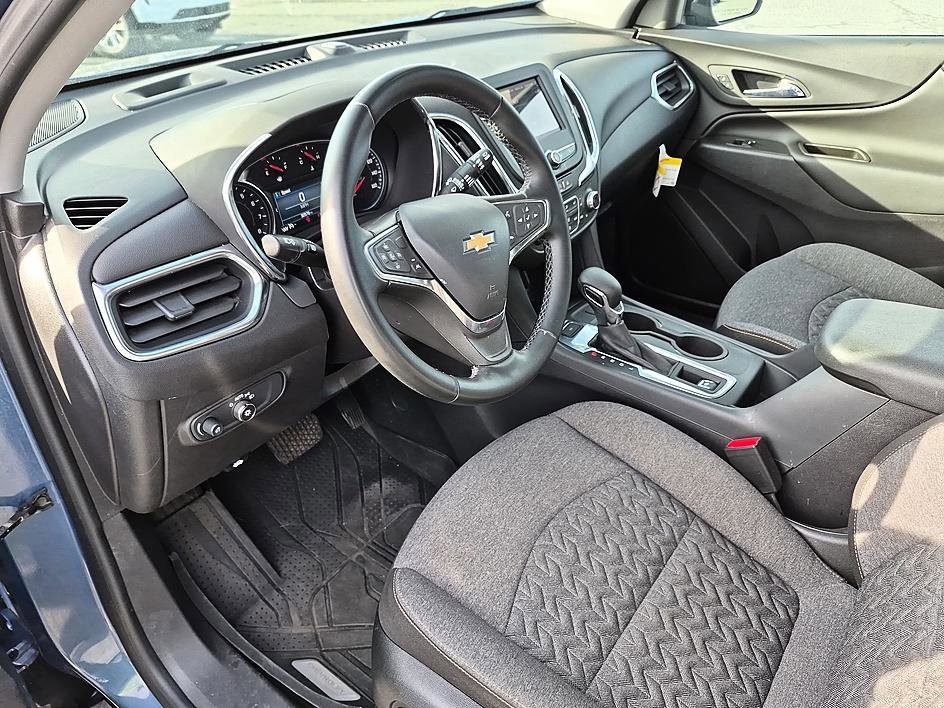 Used 2024 Lakeshore Blue Metallic Chevrolet LT image 16
