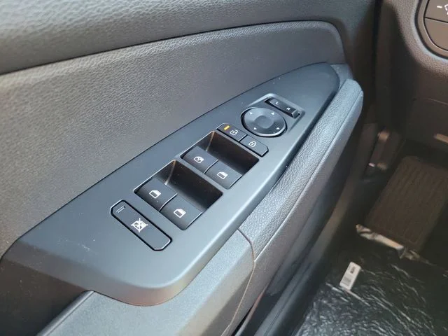 New 2026 Snow White Pearl Kia LX image 26