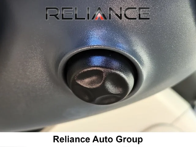 Used 2023 White GMC Denali image 24