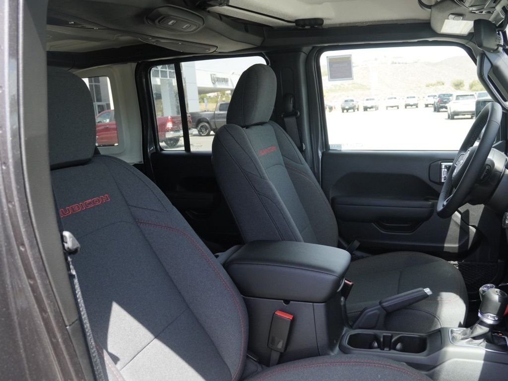 New 2026 Granite Crystal Metallic Clear-Coat Exterior Paint Jeep Rubicon image 22