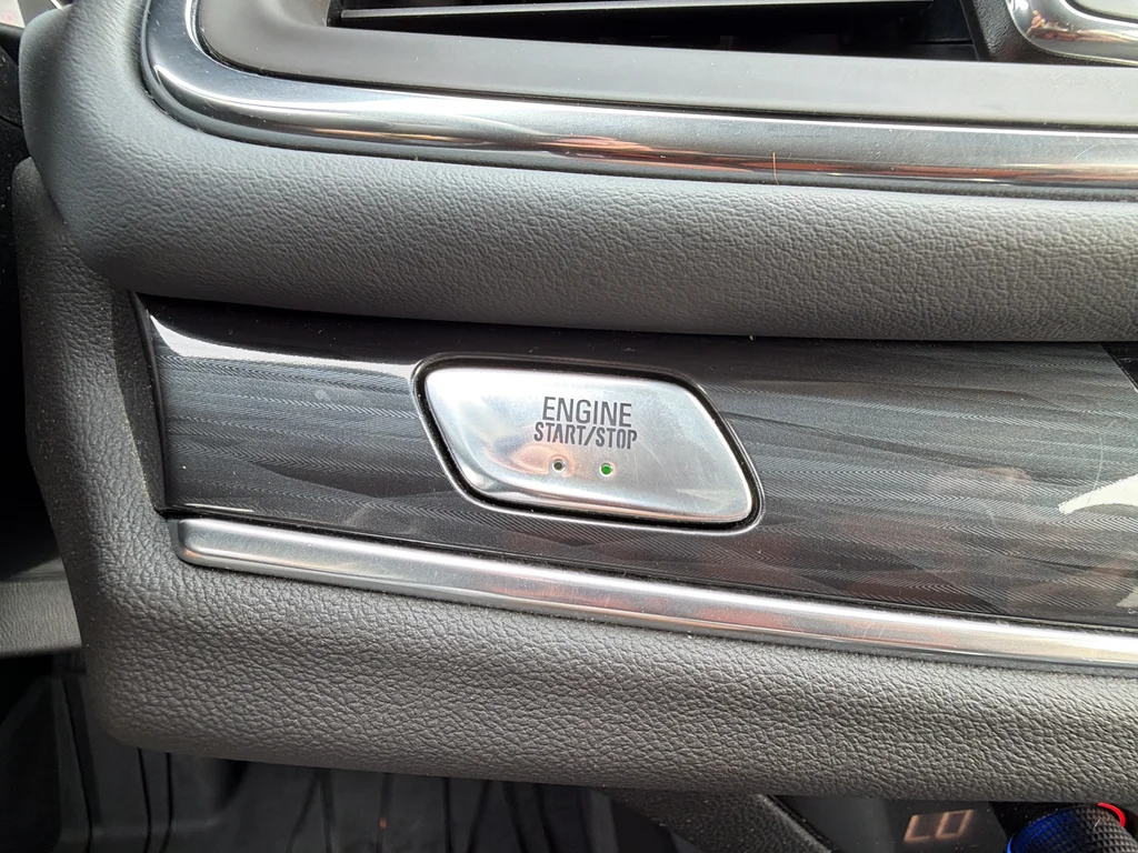 Used 2020 Gray Buick Essence image 13