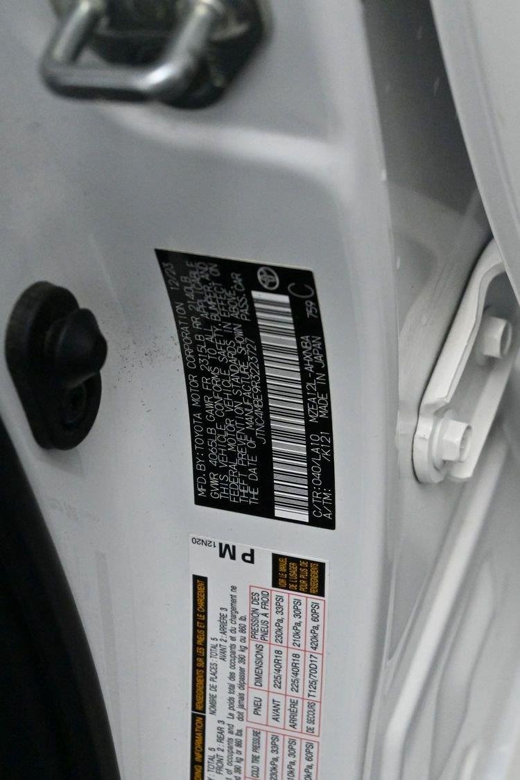Used 2024 Ice Cap Toyota XSE image 35