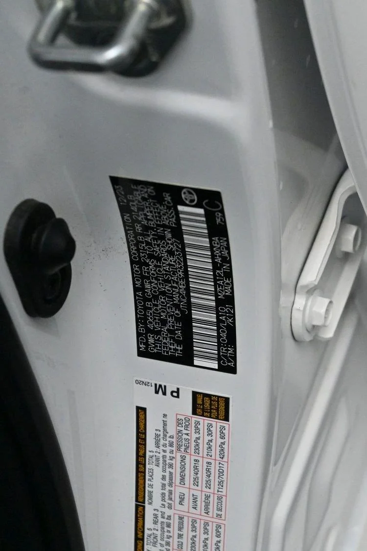Used 2024 Ice Cap Toyota XSE image 35
