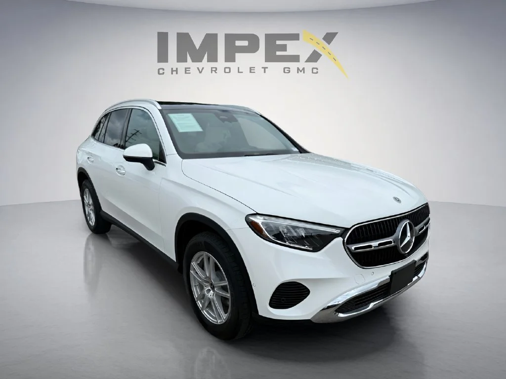 Used 2023 White Mercedes-Benz GLC 300 image 7