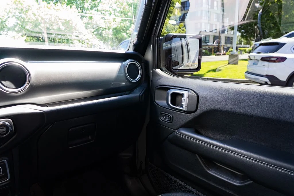 Used 2021 Gray Jeep Unlimited Sahara image 11