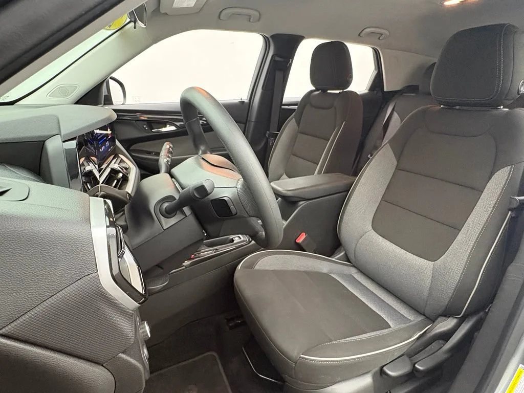 Used 2025 Sterling Gray Metallic Chevrolet LT image 16
