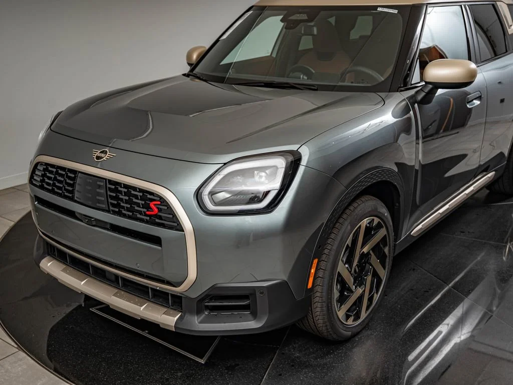 New 2027 Smokey Green Metallic MINI Iconic image 14
