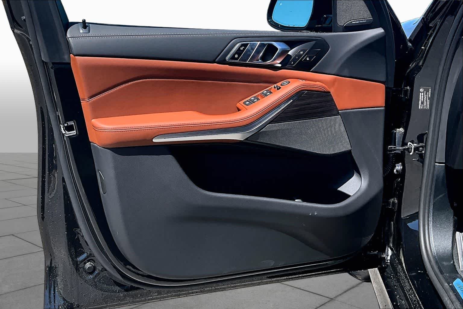 New 2026 Black Sapphire Metallic BMW xDrive40i image 10